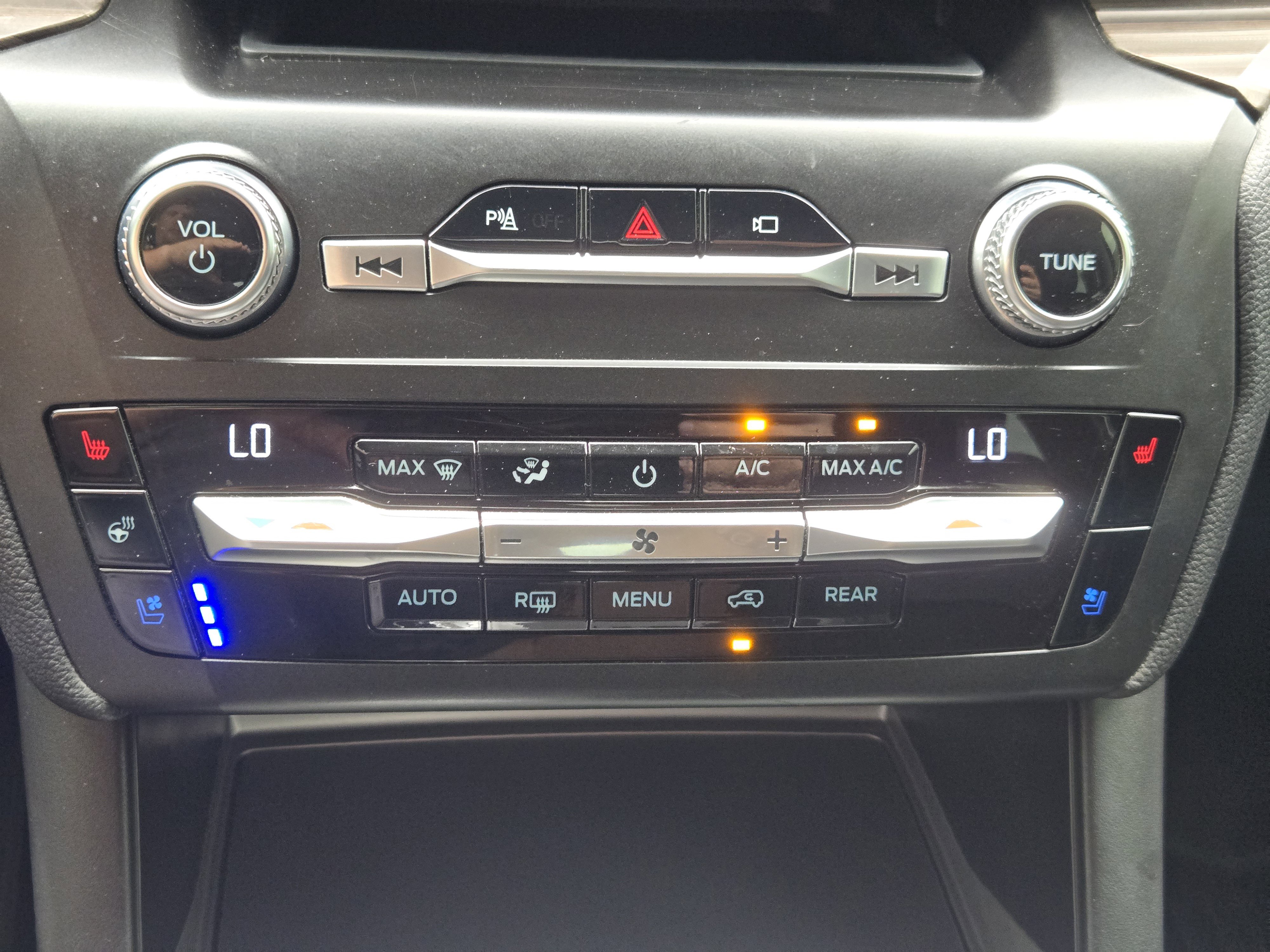 Used 2020 Ford Explorer Limited w/ Class III Trailer Tow Package image 22