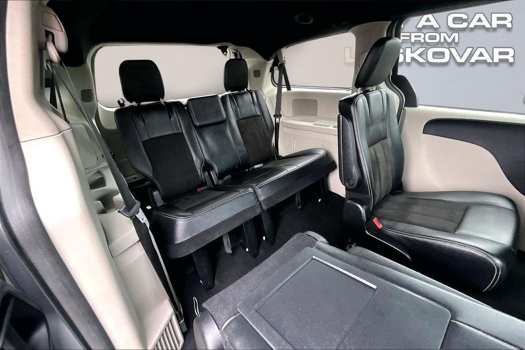 Used 2020 Dodge Grand Caravan SXT image 26