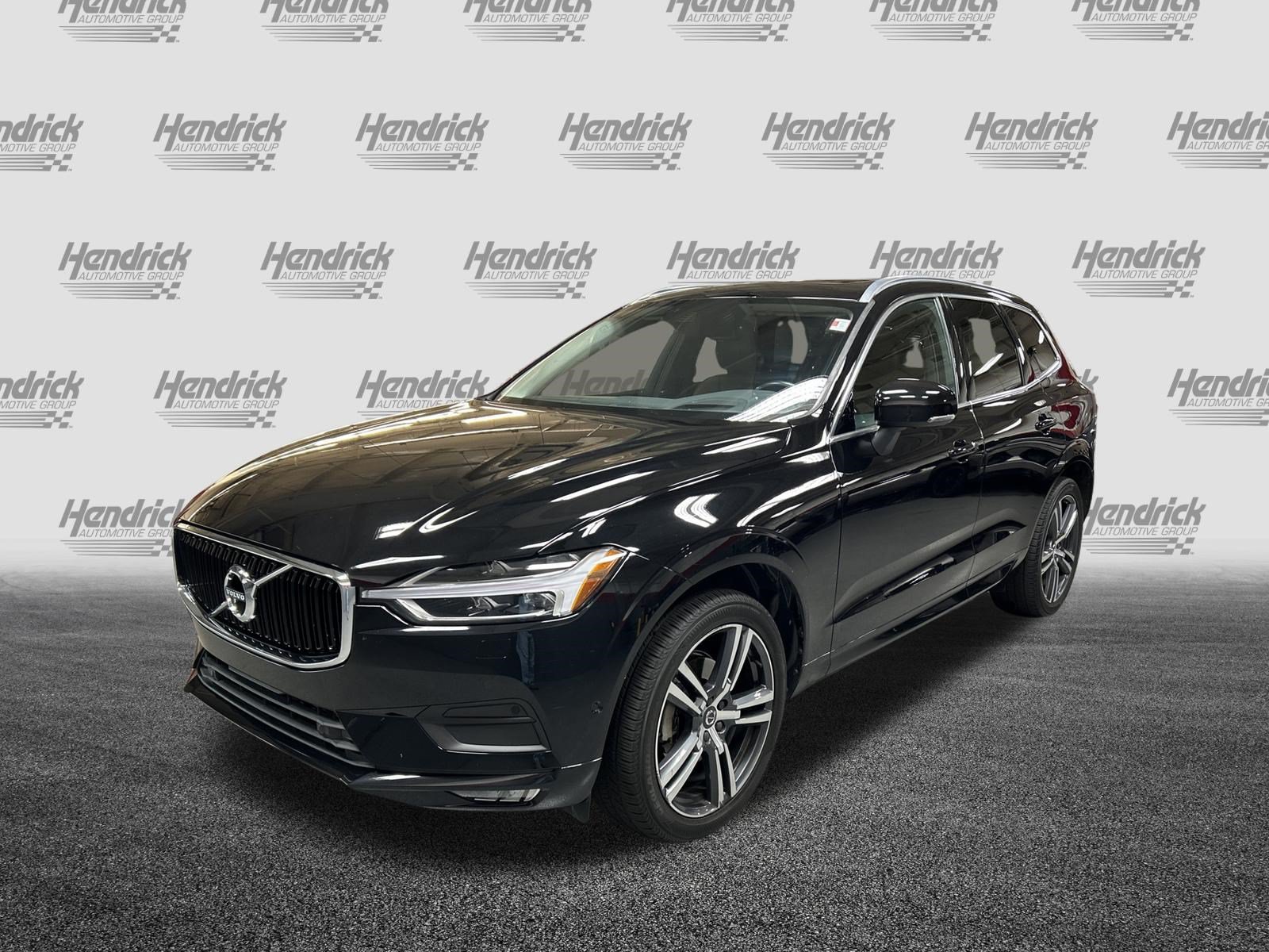 Used 2019 Volvo XC60 T5 Momentum w/ Multimedia Package FWD image 5