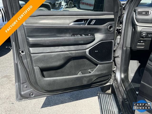 Certified 2024 Jeep Wagoneer Series III w/ Premium Group I AWD/4WD image 26