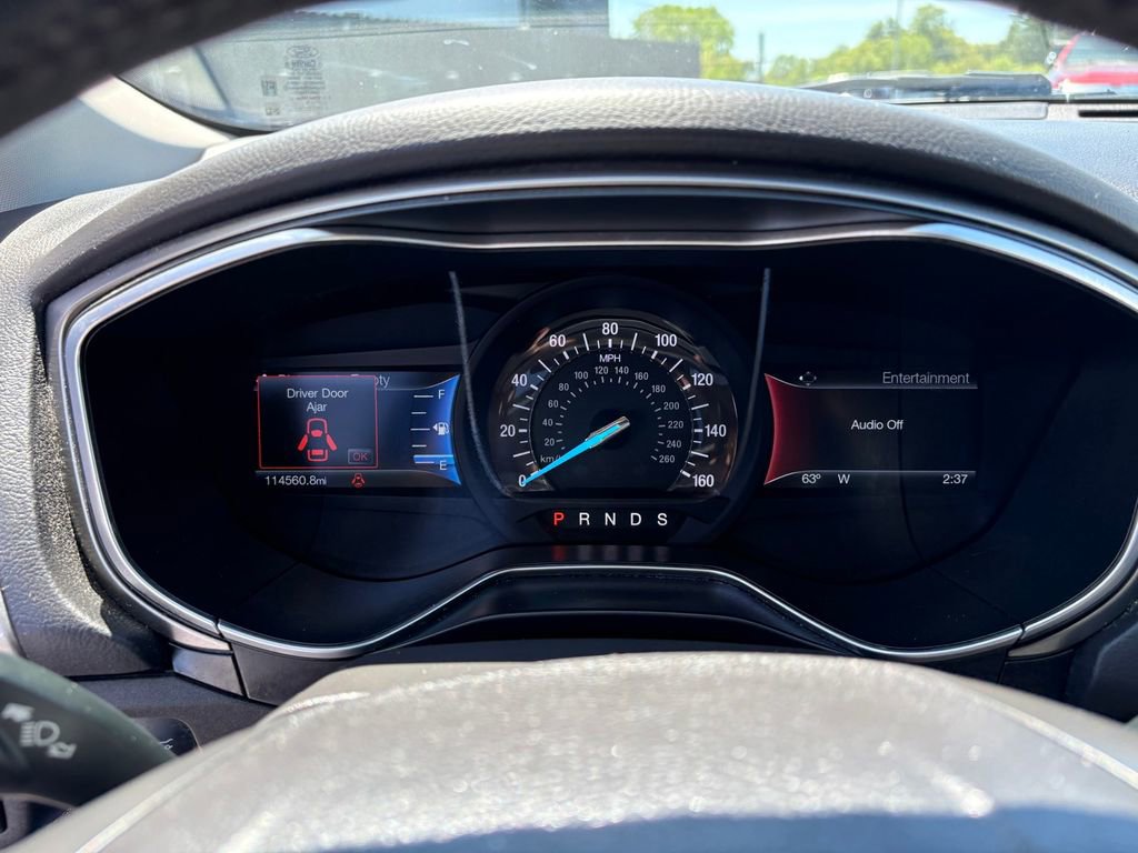 Used 2016 Ford Fusion SE w/ Equipment Group 202A FWD image 18