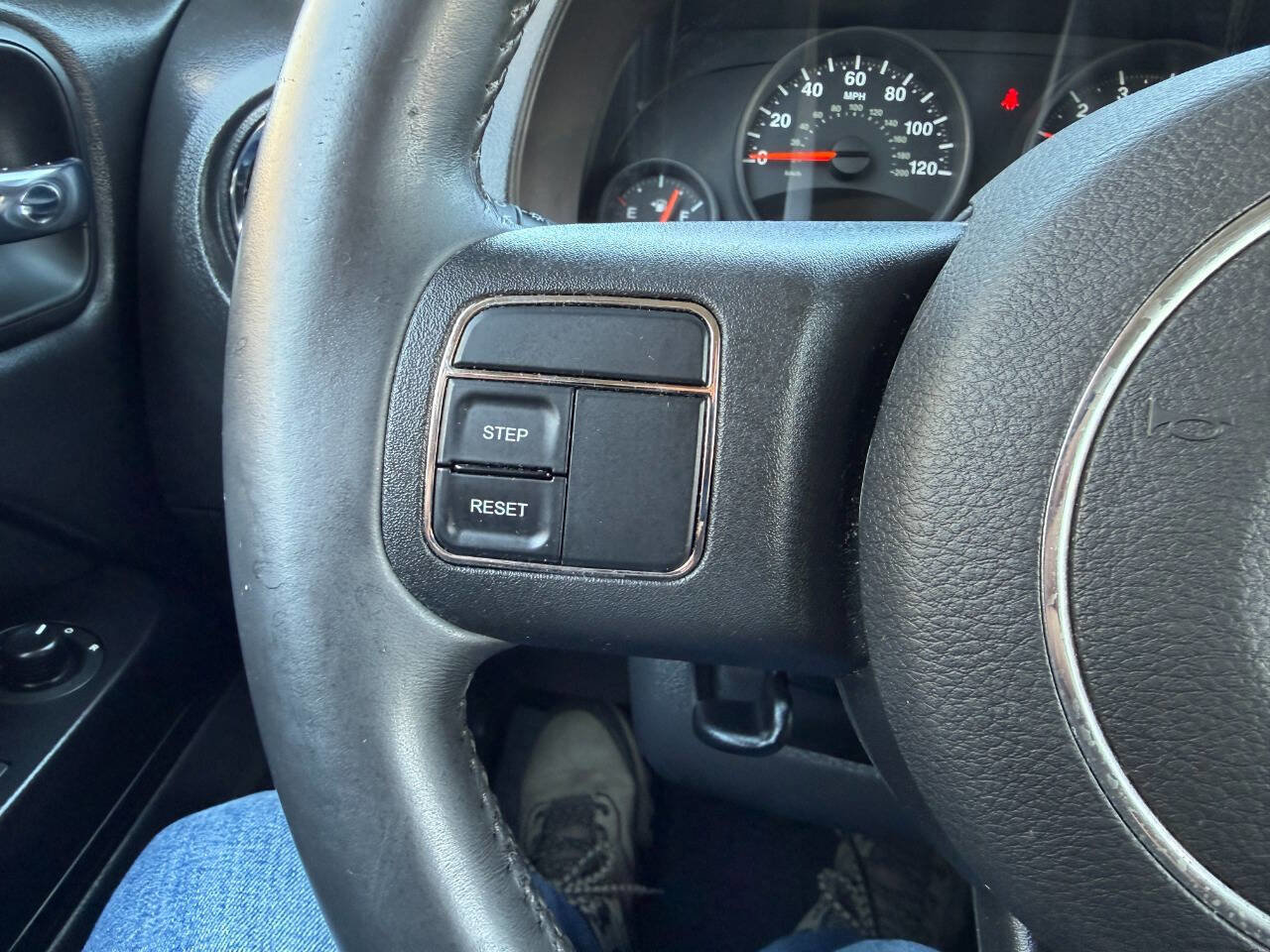 Used 2013 Jeep Patriot Latitude w/ Sun/Sound Group AWD/4WD image 23