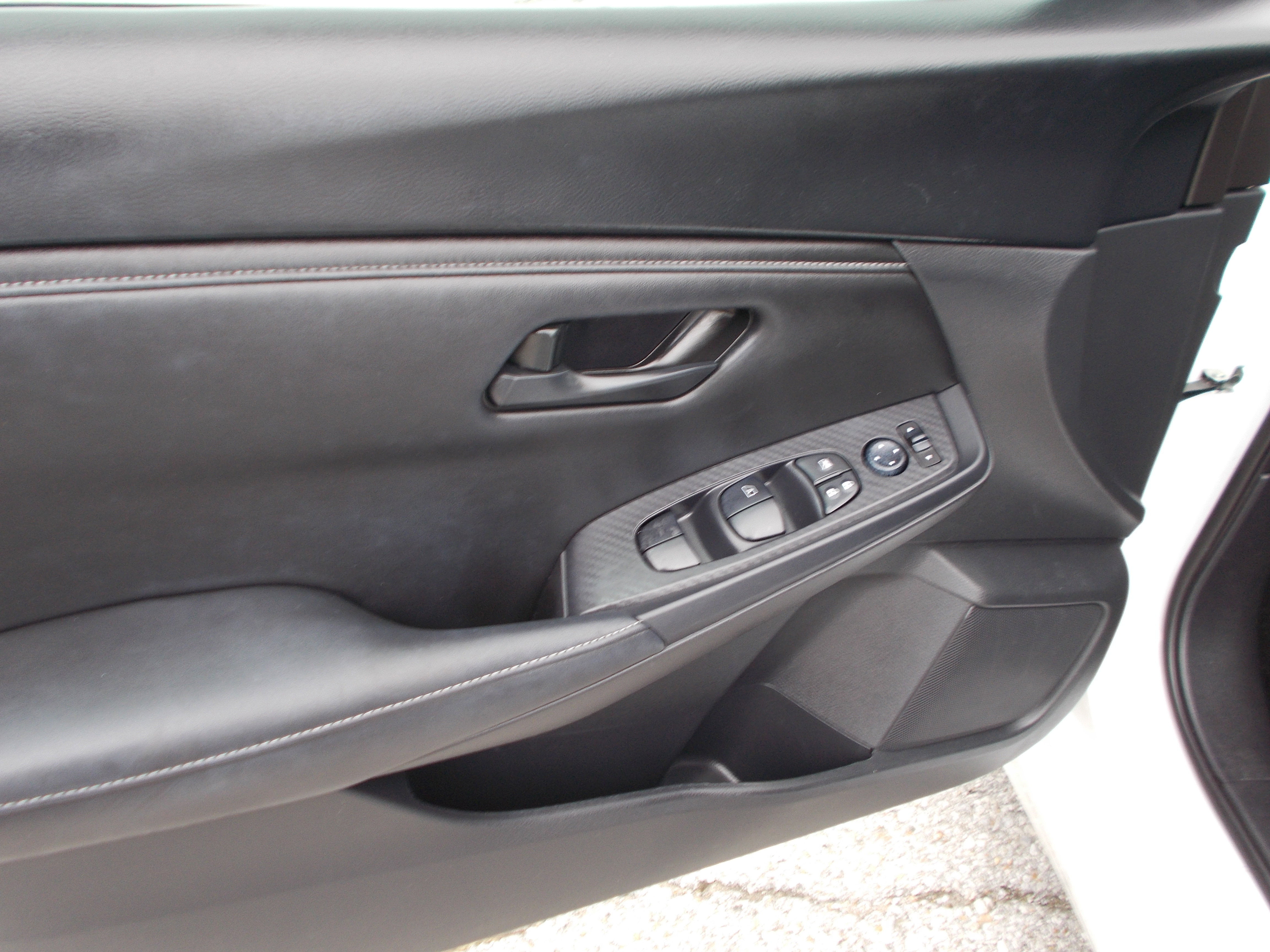 Used 2024 Nissan Sentra S image 16