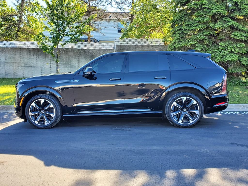 Used 2025 Cadillac Escalade IQ Sport 2 AWD/4WD image 2