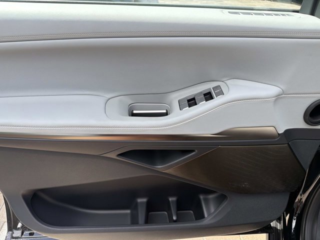 New 2026 Lincoln Navigator L Black Label AWD/4WD image 9