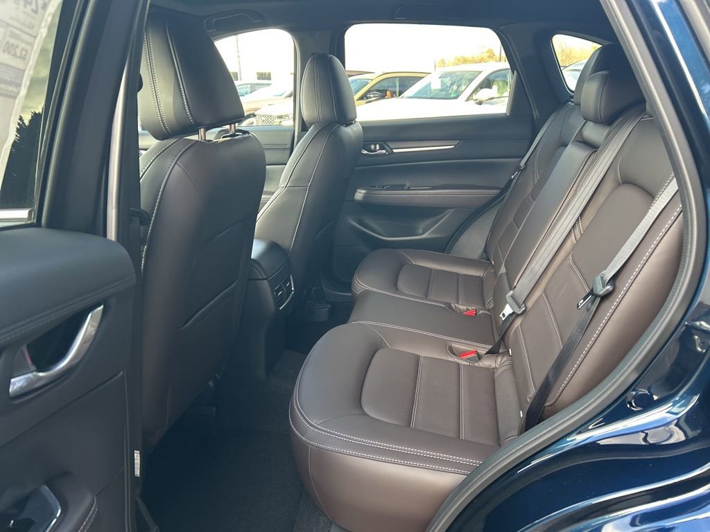 New 2025 MAZDA CX-5 Signature image 22