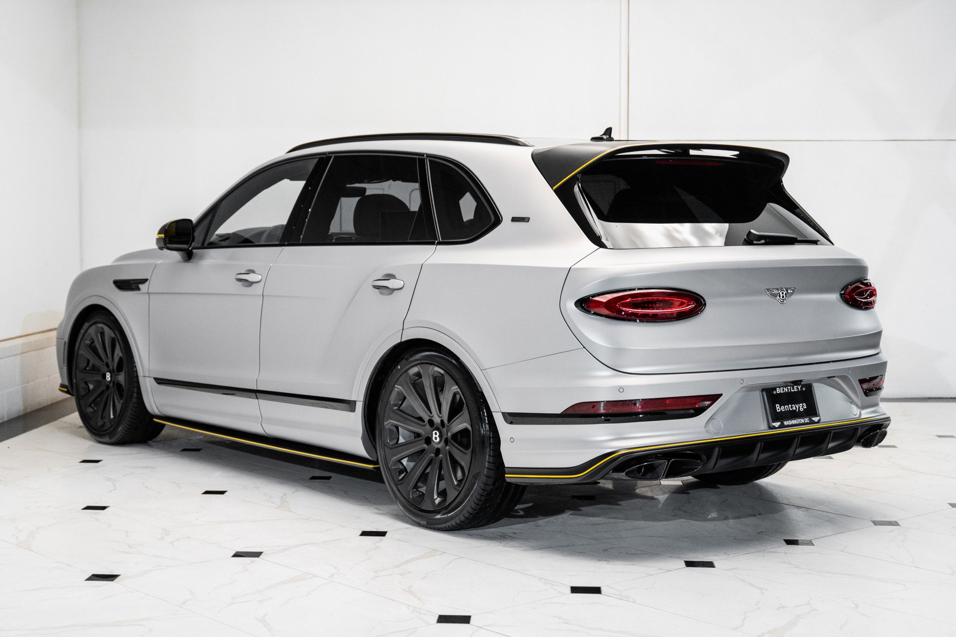 New 2025 Bentley Bentayga image 3