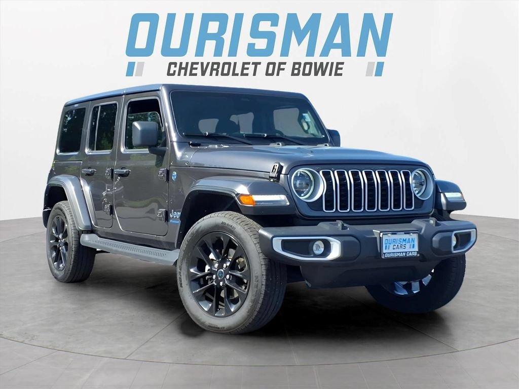 Used 2025 Jeep Wrangler Unlimited Sahara AWD/4WD image 1