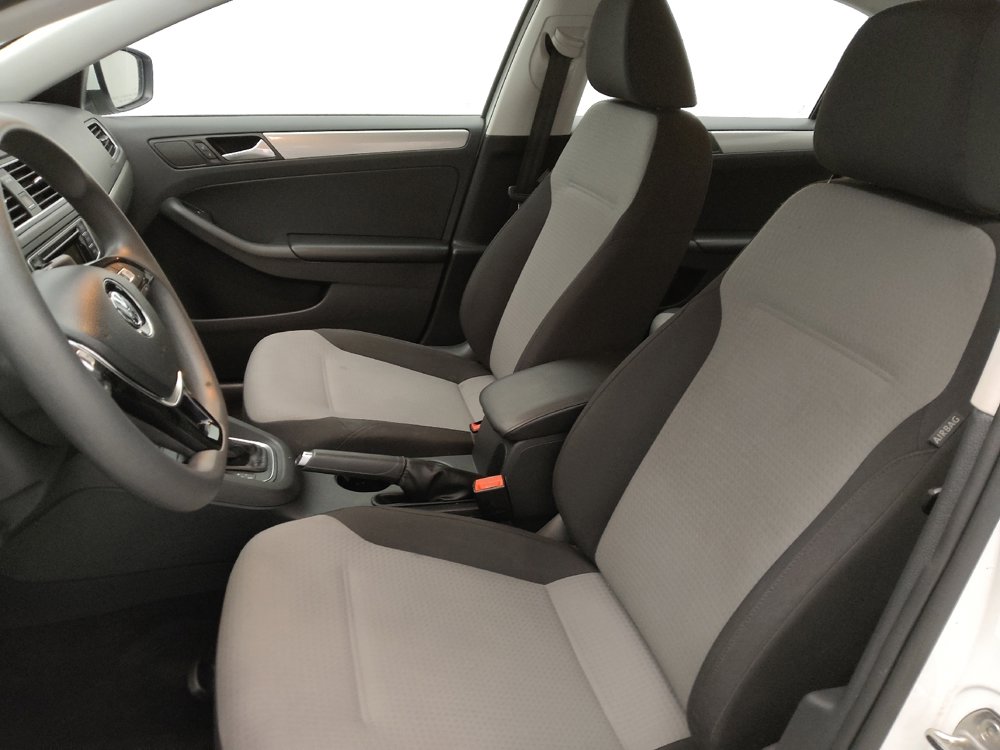 Used 2017 Volkswagen Jetta S image 17