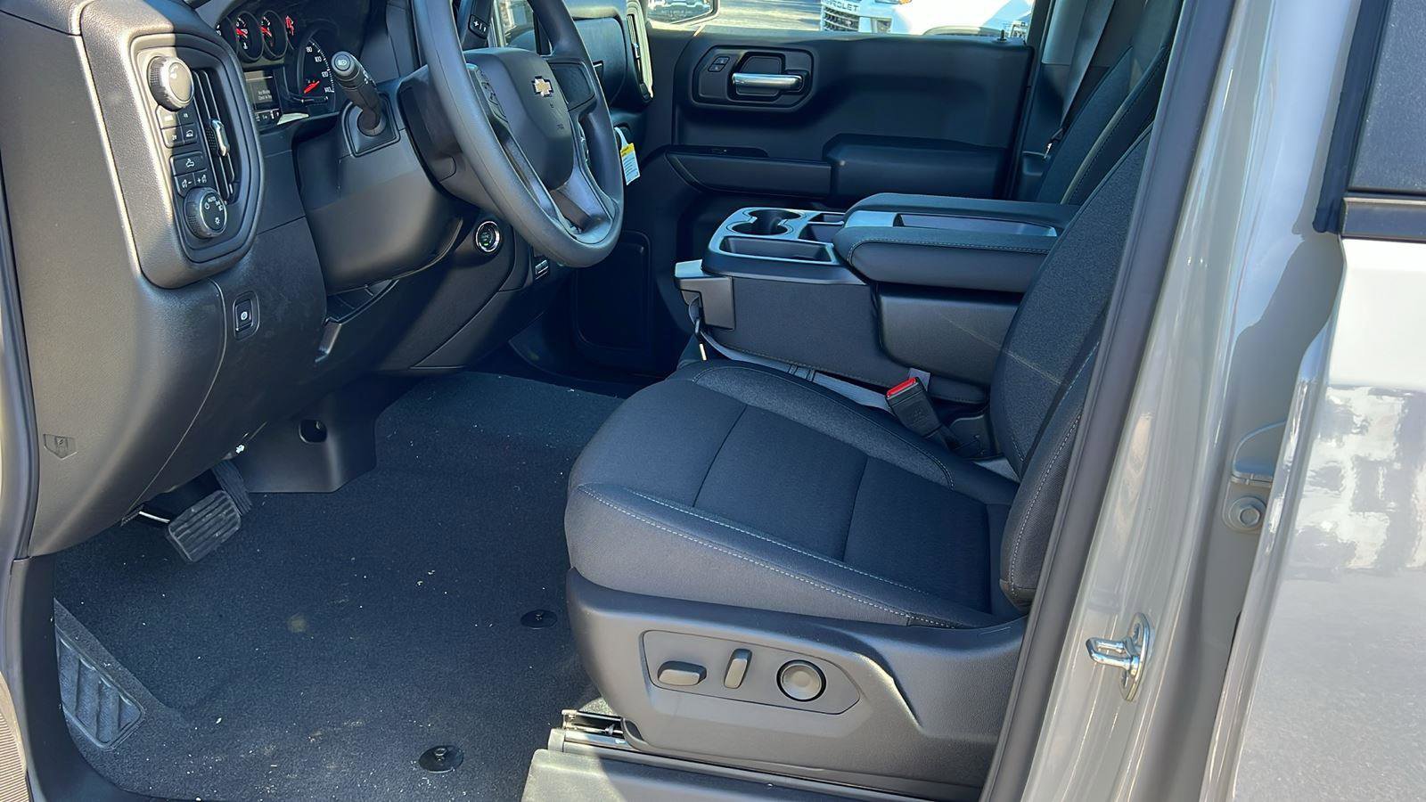 New 2026 Chevrolet Silverado 1500 Custom AWD/4WD image 13