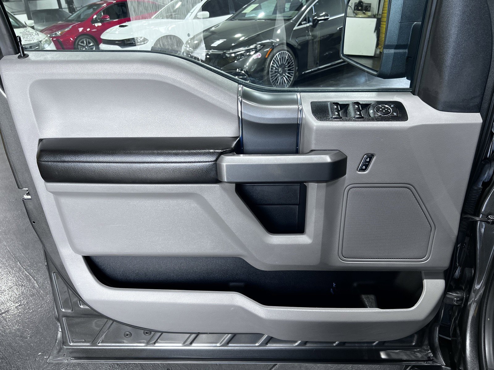 Used 2018 Ford F150 XLT w/ Equipment Group 302A Luxury image 25