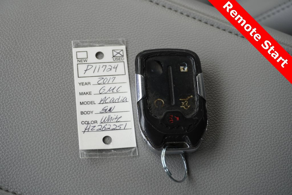 Used 2017 GMC Acadia SLT image 32