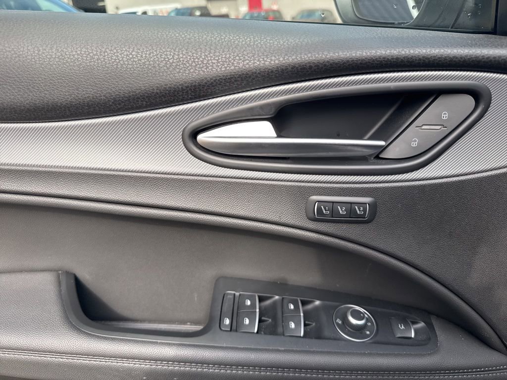 Used 2024 Alfa Romeo Stelvio Veloce image 27