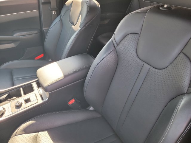 Used 2025 Kia Sorento EX w/ EX Panoramic Sunroof Package FWD image 11