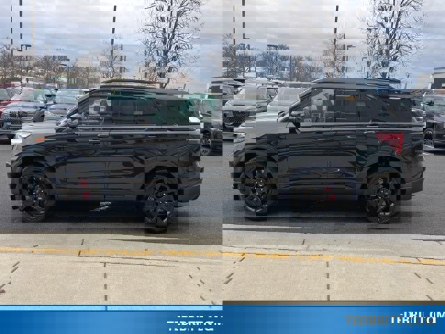 Used 2022 Ford Explorer ST w/ Equipment Group 401A image 4