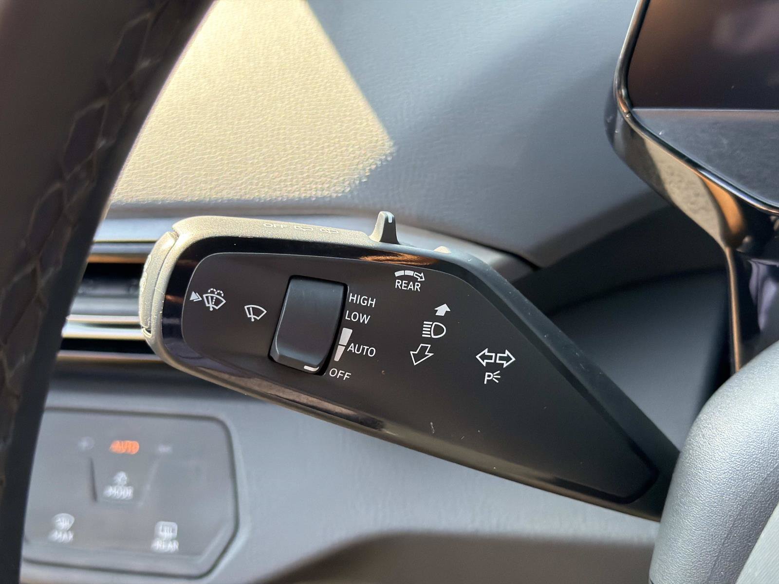 Certified 2025 Volkswagen ID.4 Pro RWD image 26