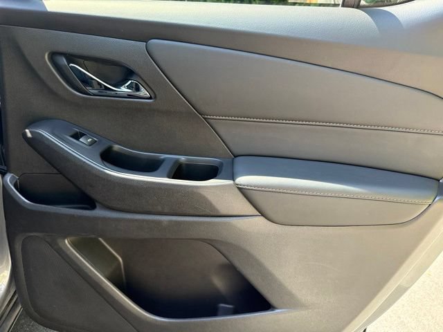 Used 2021 Chevrolet Traverse RS FWD image 29