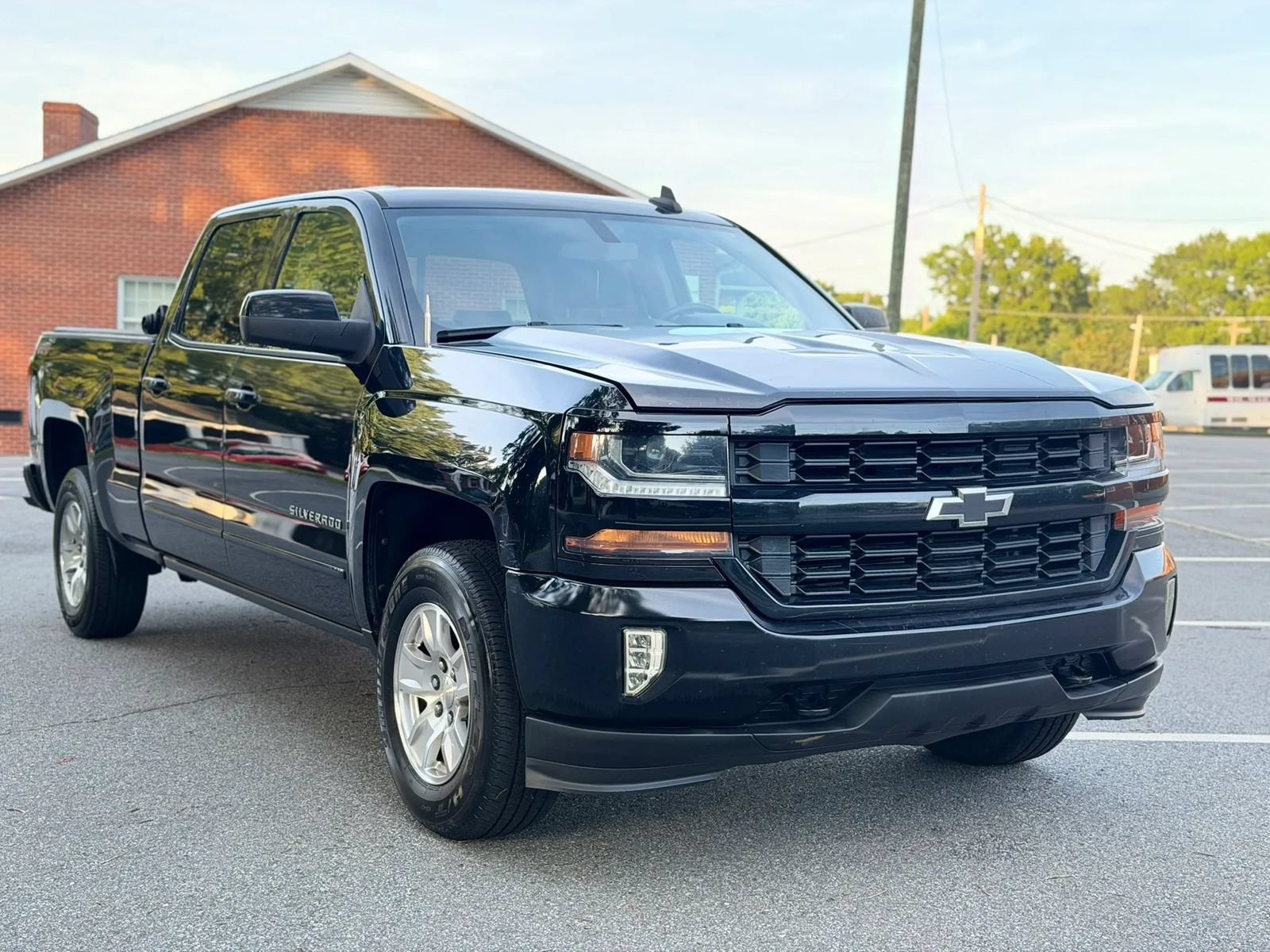 Used 2017 Chevrolet Silverado 1500 LT w/ All Star Edition AWD/4WD image 8
