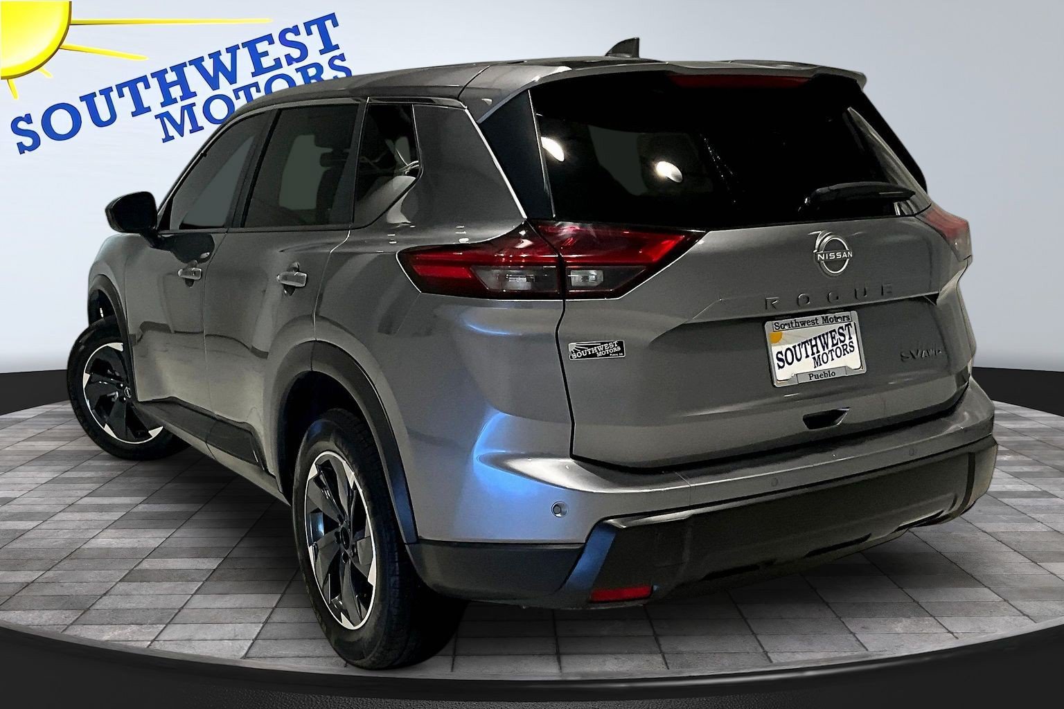 Used 2024 Nissan Rogue SV AWD/4WD image 5