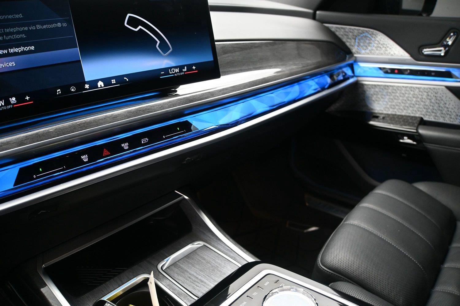 Used 2023 BMW 760i xDrive w/ Executive Package AWD/4WD image 3