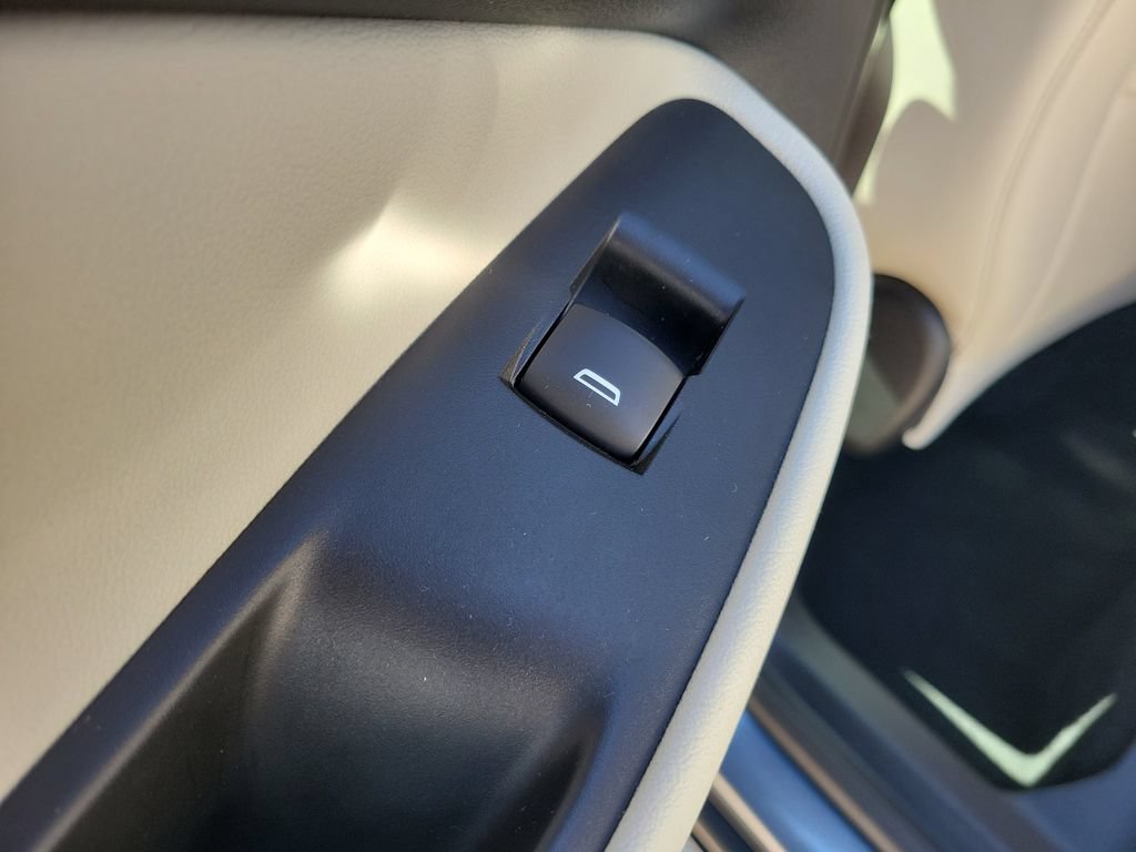 Used 2020 Buick Encore GX Essence FWD image 15