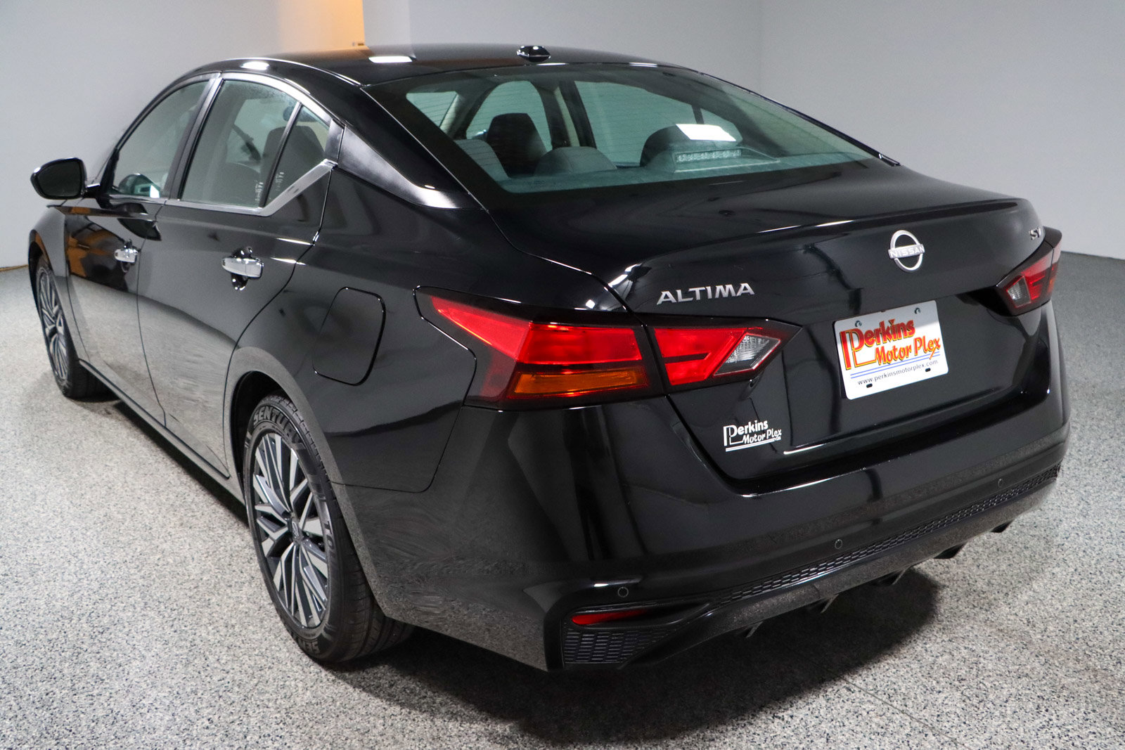 Used 2024 Nissan Altima 2.5 SV image 9