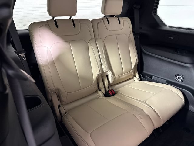 Used 2023 Jeep Grand Cherokee L Limited AWD/4WD image 18