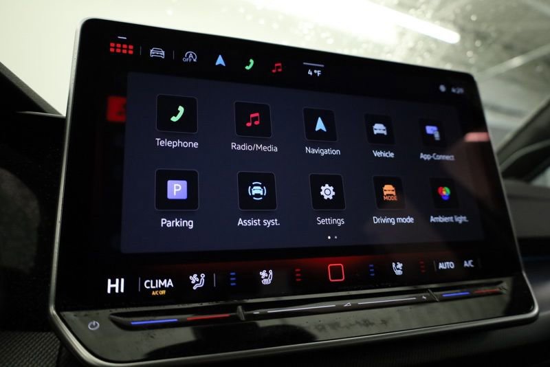 New 2026 Volkswagen GTI SE FWD image 17