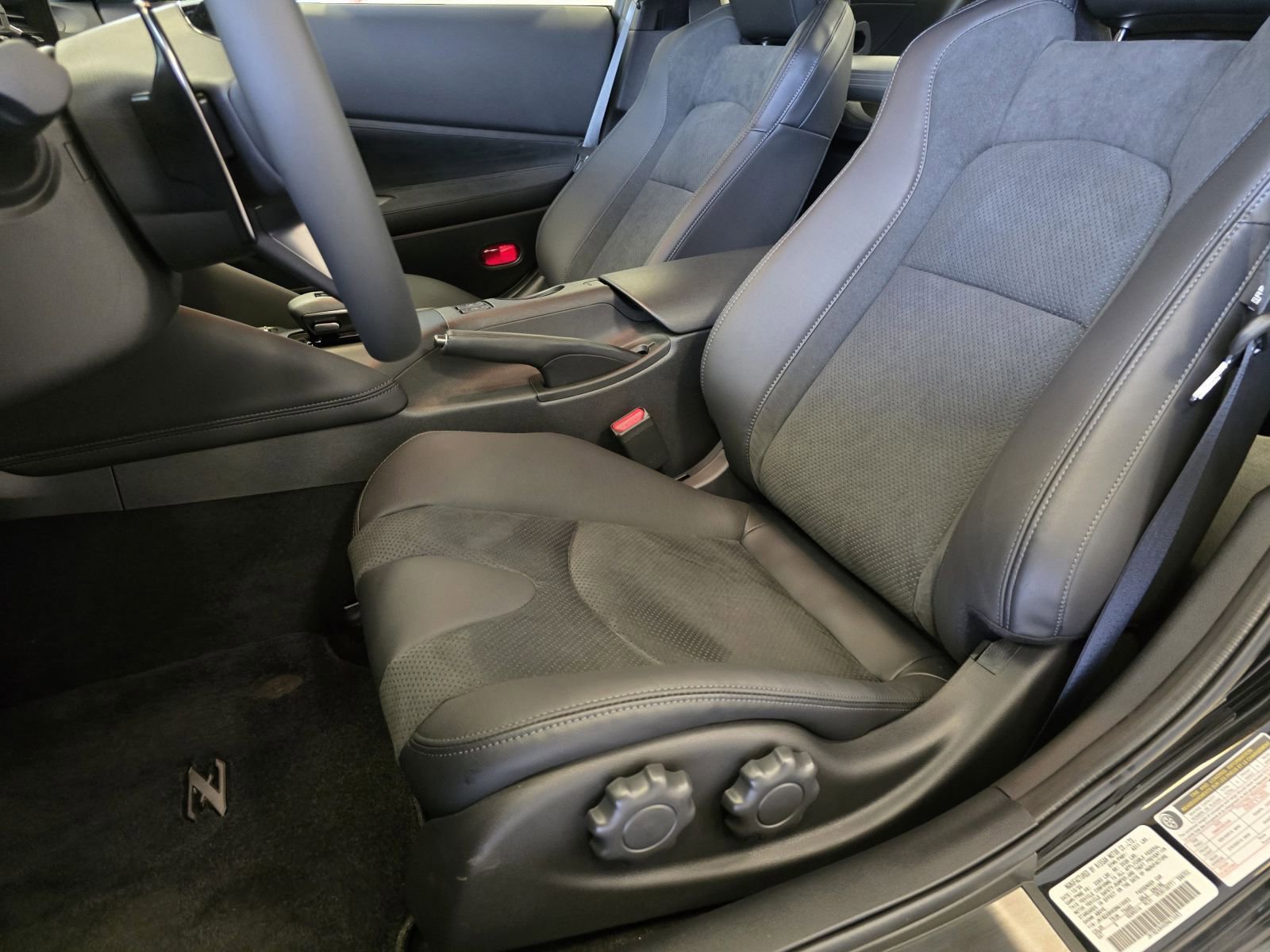 New 2025 Nissan Z Performance w/ Floor Mat Package image 14