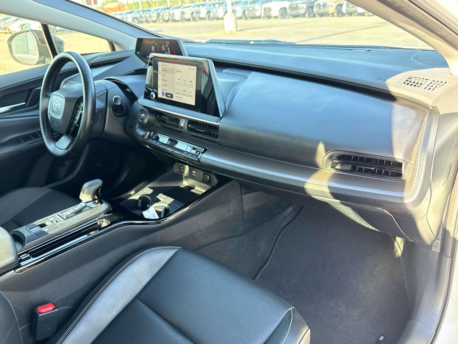 Used 2025 Toyota Prius XLE FWD image 18