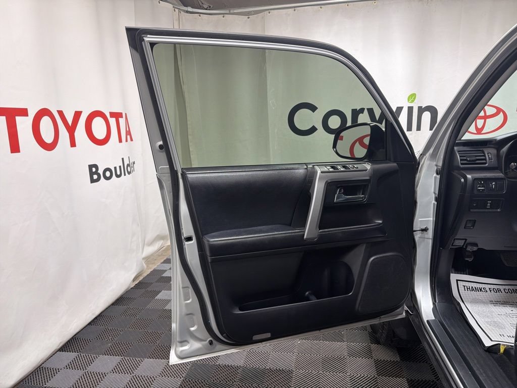 Used 2018 Toyota 4Runner SR5 Premium AWD/4WD image 19