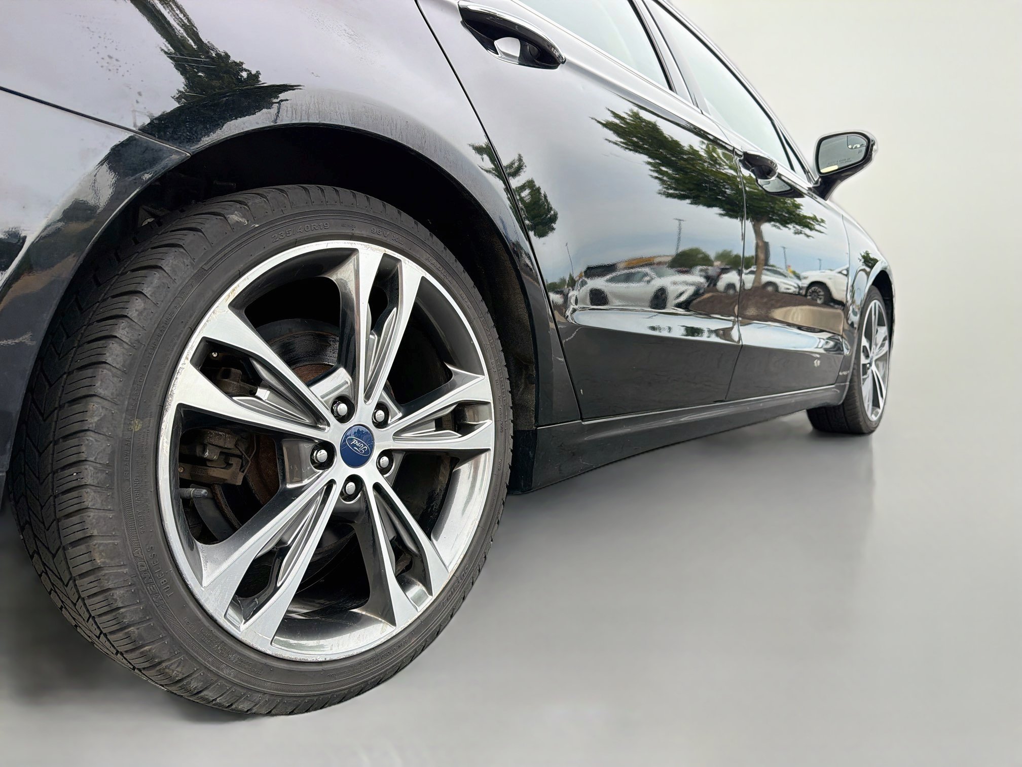 Used 2017 Ford Fusion Titanium FWD image 7