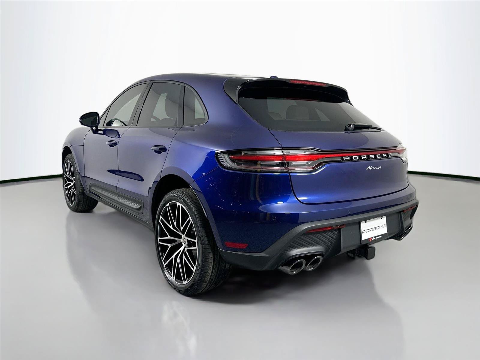 Certified 2026 Porsche Macan Turbo AWD/4WD image 3