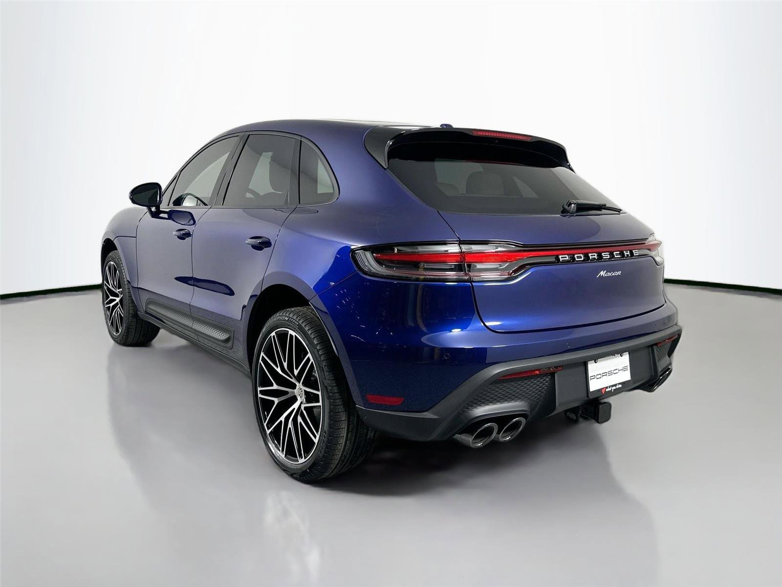 Certified 2026 Porsche Macan Turbo AWD/4WD image 3