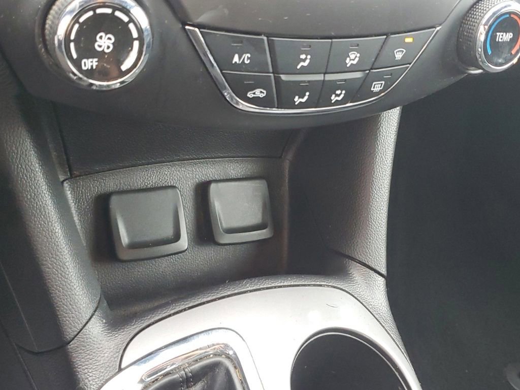 Used 2017 Chevrolet Cruze LT w/ RS Package image 25