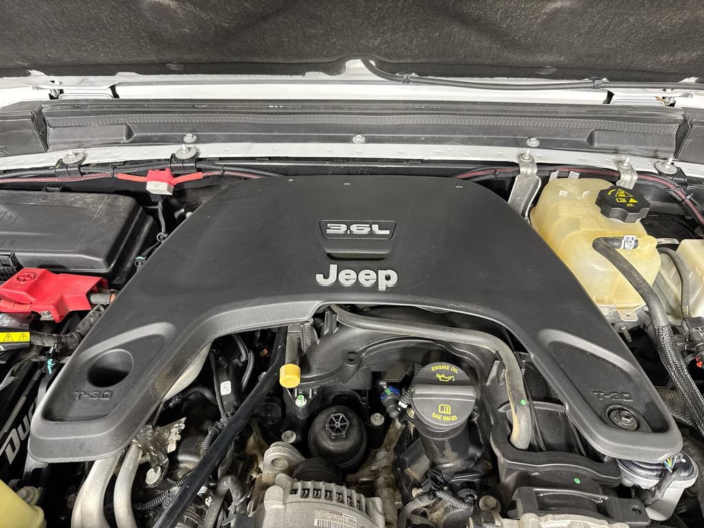Used 2021 Jeep Gladiator Sport AWD/4WD image 28
