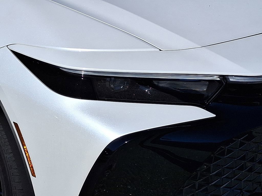 Used 2023 Toyota Crown XLE image 9