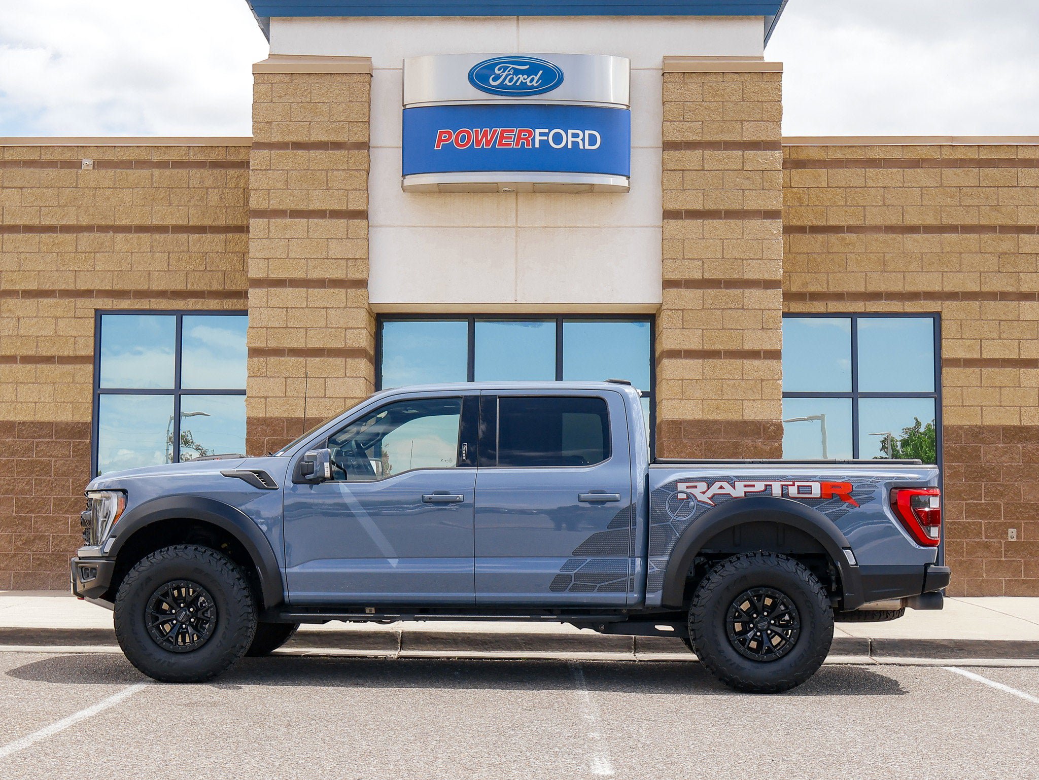 Certified 2023 Ford F150 Raptor w/ Equipment Group 802A Raptor R AWD/4WD image 9