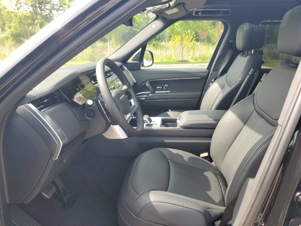 New 2026 Land Rover Range Rover Long Wheelbase SE AWD/4WD image 12