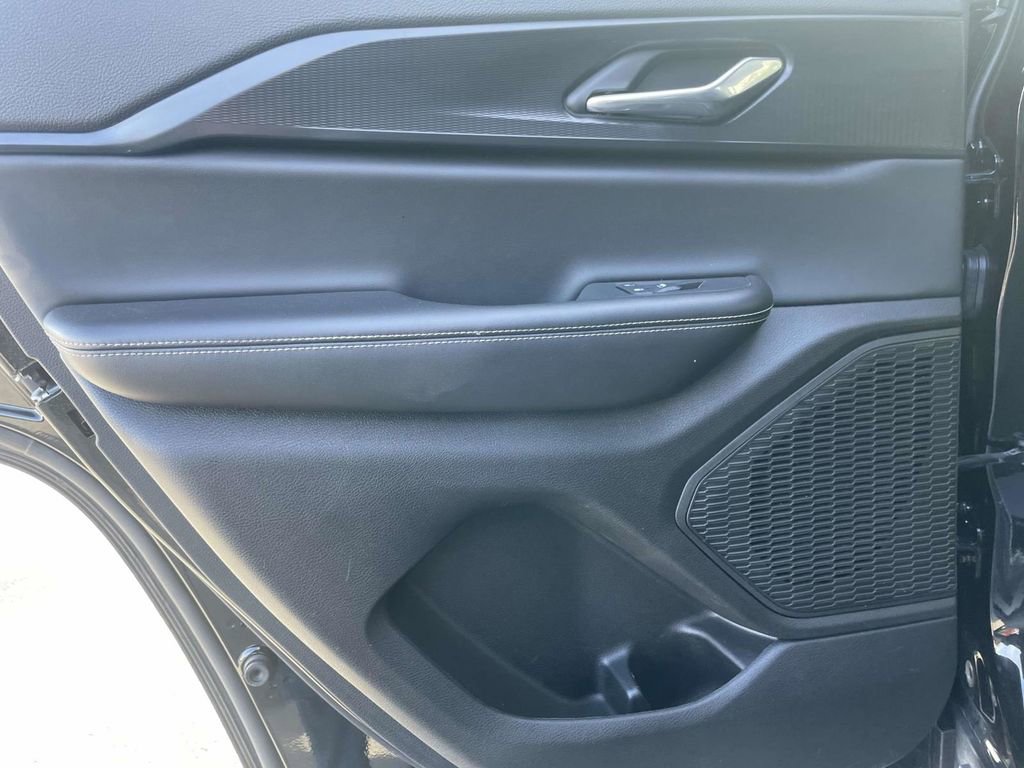 Certified 2025 Jeep Grand Cherokee Altitude image 23