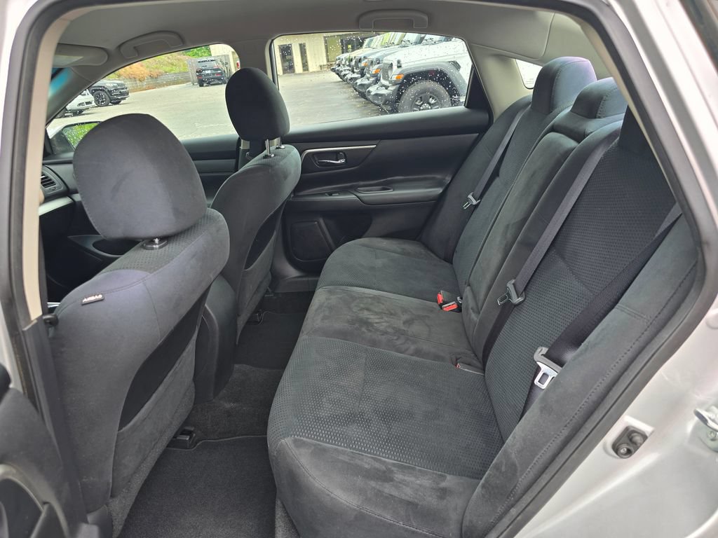 Used 2015 Nissan Altima 2.5 SV FWD image 10