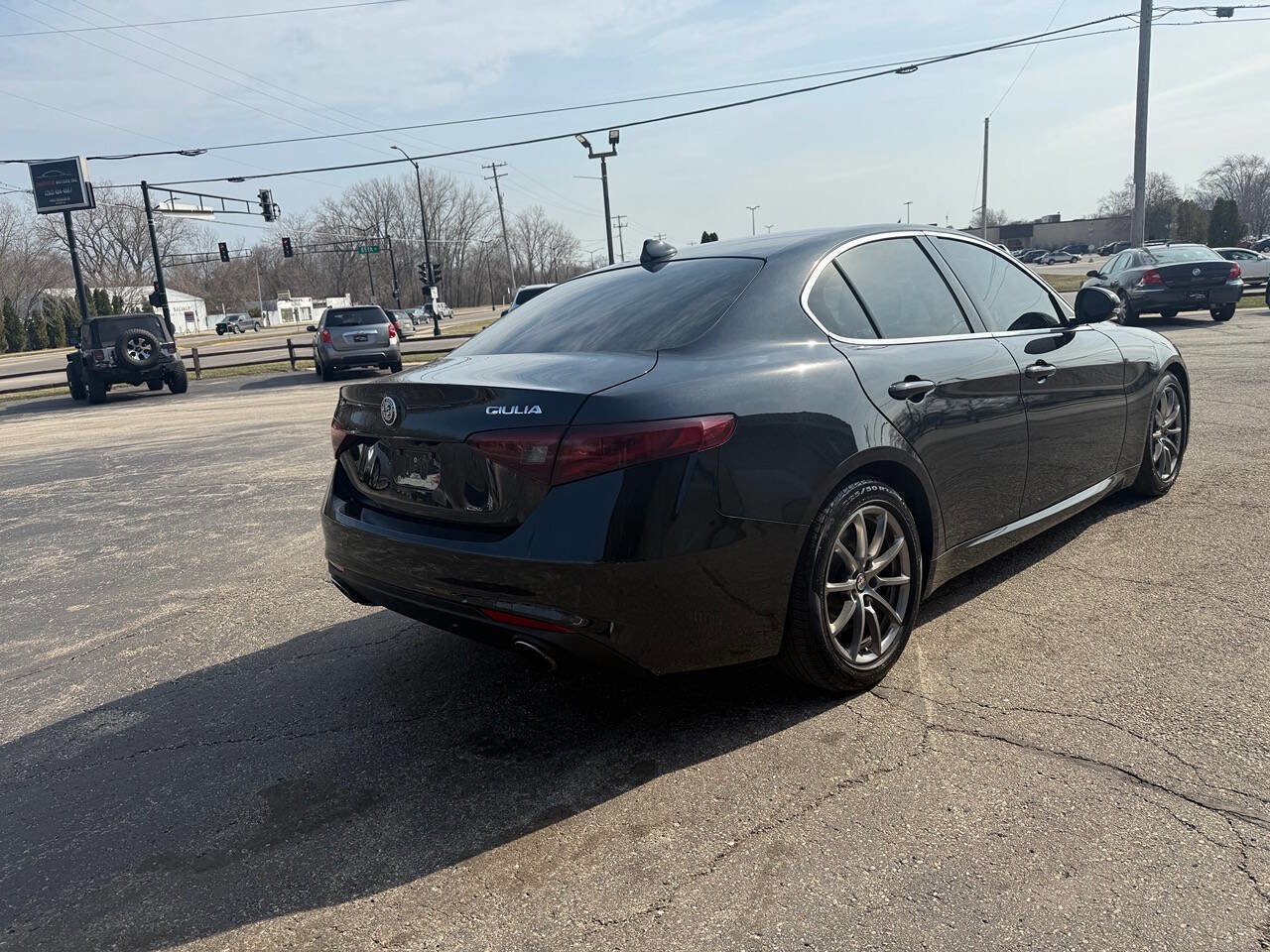 Used 2019 Alfa Romeo Giulia image 6