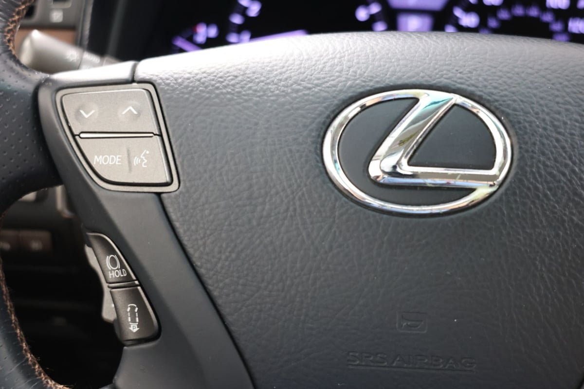 Used 2010 Lexus LS 460 RWD image 29