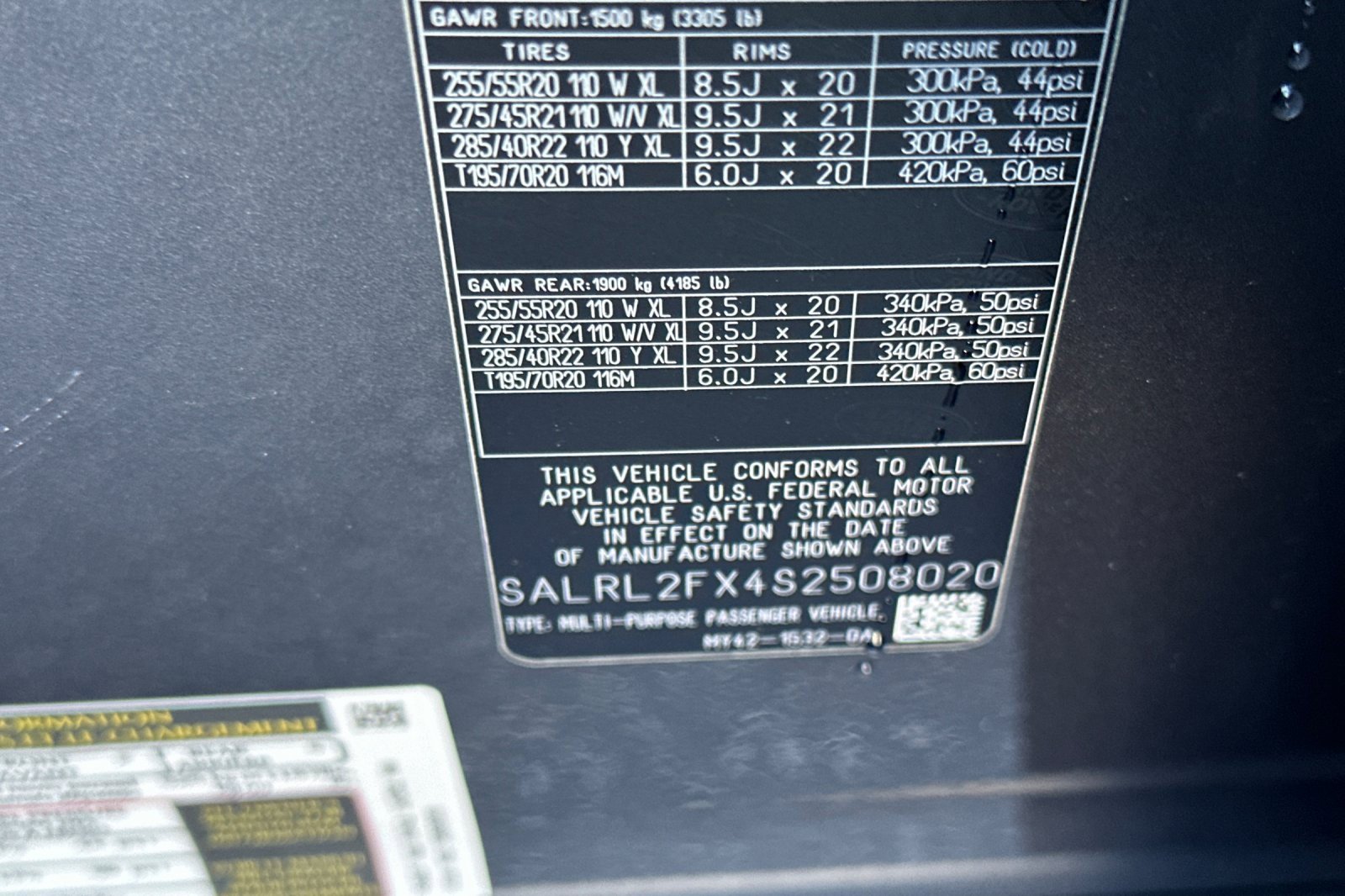 New 2025 Land Rover Discovery Dynamic SE image 25