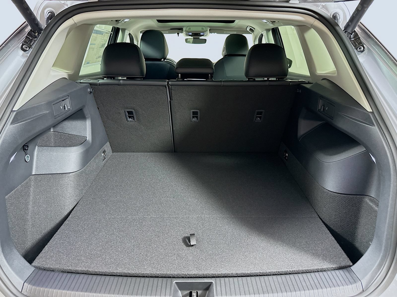 New 2026 Volkswagen Tiguan SE AWD/4WD image 22
