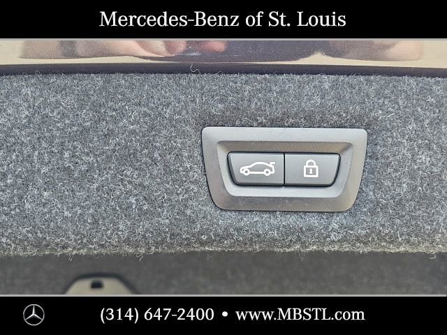 Used 2021 BMW 530i xDrive w/ Premium Package image 8