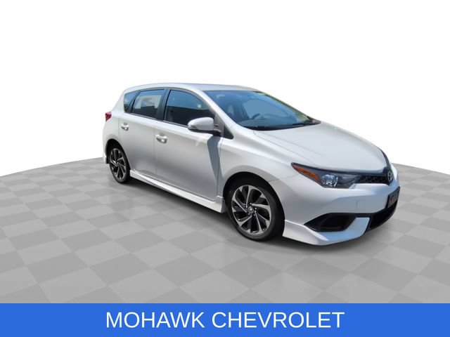 Used 2017 Toyota Corolla iM w/ Carpet Mat Package FWD image 2