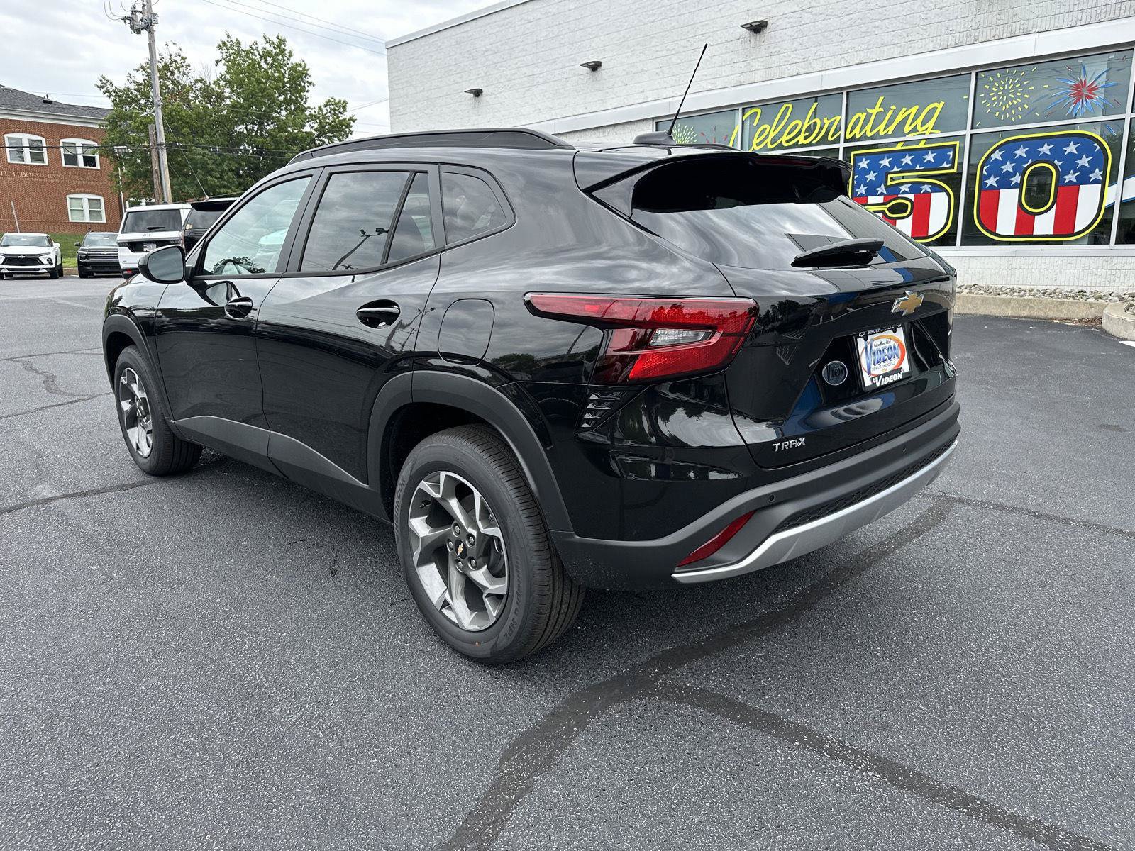 New 2026 Chevrolet Trax LT w/ Sunroof Package FWD image 5