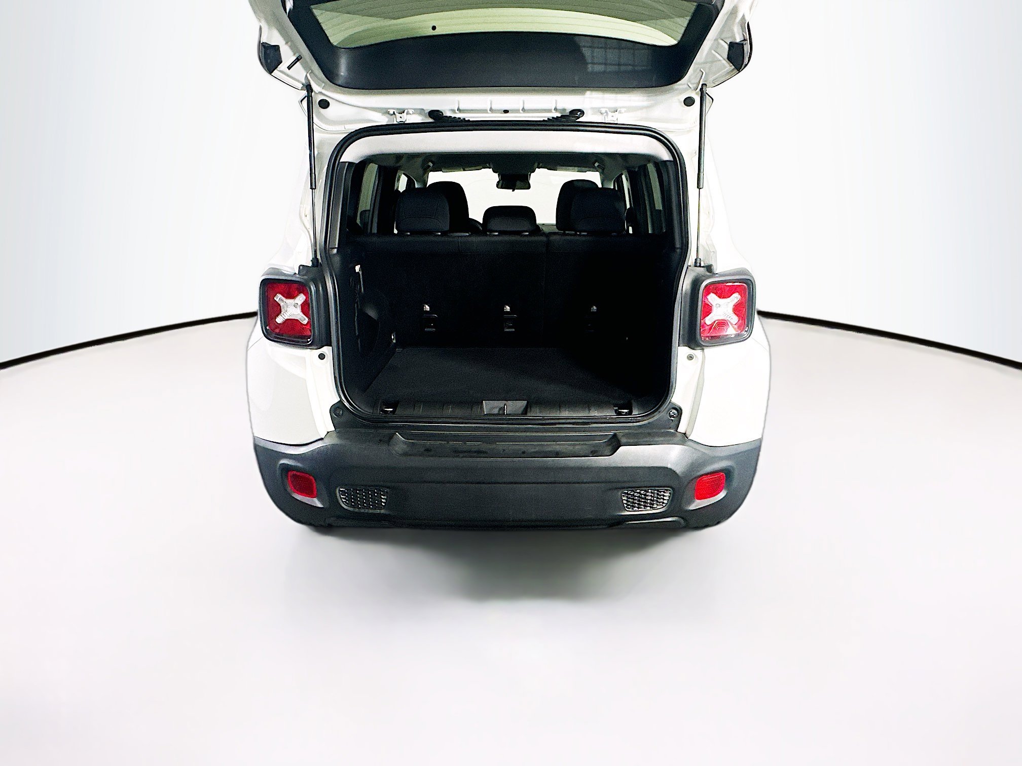 Used 2020 Jeep Renegade Latitude FWD image 28