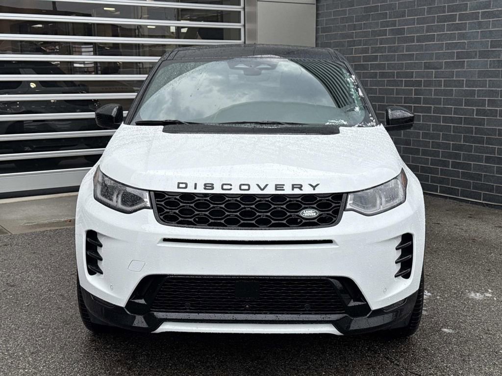 New 2026 Land Rover Discovery Sport Landmark image 2